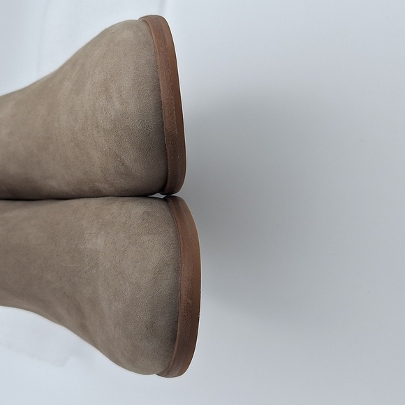 NIB VINCE CAMUTO Prestetta Bootie - Foxy True Suede, Taupe - Picture 11 of 16